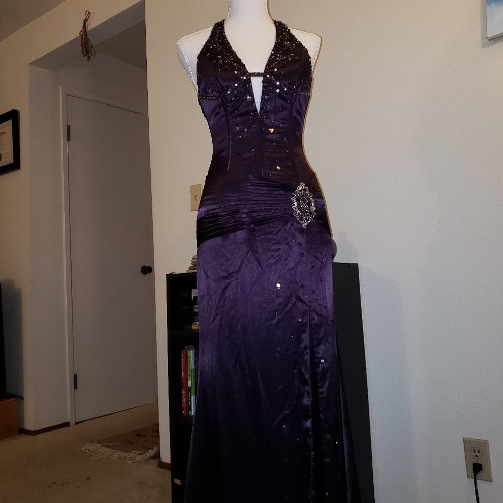 Dress - Picture 4 of 4